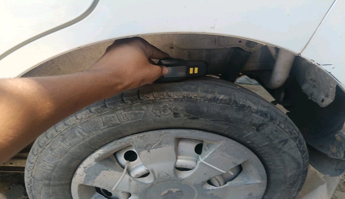 2011 Maruti Wagon R 1.0 LXI CNG, CNG, Manual, 1,51,030 km, tyre