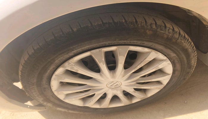 2016 Maruti Ciaz VDI SHVS, Diesel, Manual, 93,459 km, tyre