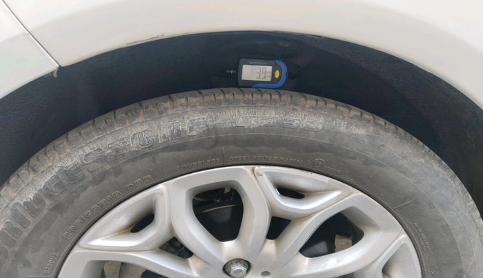 2015 Ford Ecosport AMBIENTE 1.5L DIESEL, Diesel, Manual, 1,25,303 km, tyre