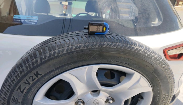 2015 Ford Ecosport AMBIENTE 1.5L DIESEL, Diesel, Manual, 1,25,303 km, tyre