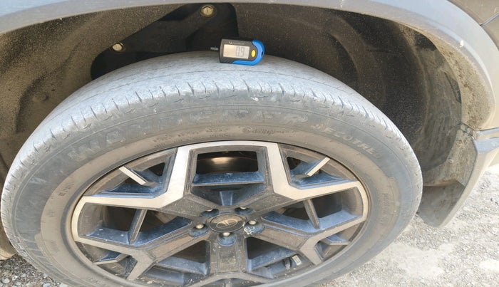 2025 Tata Harrier Fearless Plus Stealth Edition, Diesel, Manual, 37,894 km, tyre