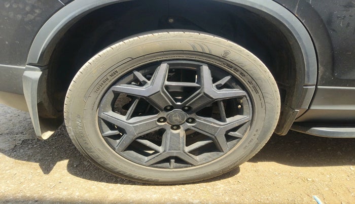 2025 Tata Harrier Fearless Plus Stealth Edition, Diesel, Manual, 37,894 km, tyre