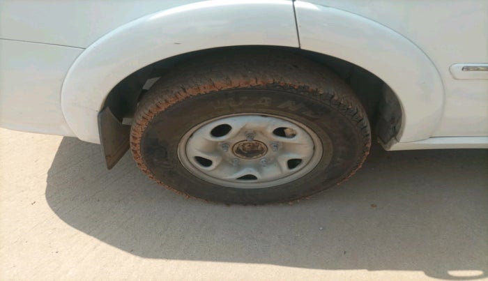 2011 Tata Aria PURE 4X2, Diesel, Manual, 1,55,697 km, tyre