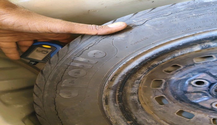 2011 Chevrolet Spark LT 1.0, Petrol, Manual, 61,508 km, tyre