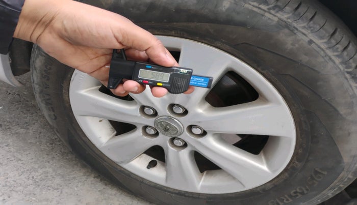 2012 Toyota Corolla Altis G PETROL, Petrol, Manual, 94,532 km, tyre