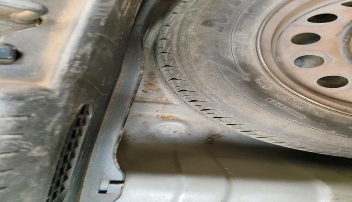 2014 Hyundai Elite i20 ASTA 1.2, Petrol, Manual, 90,815 km, tyre