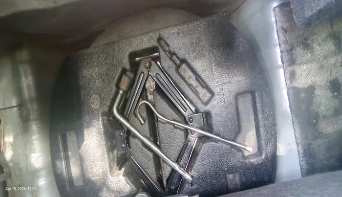 2011 Chevrolet Beat LS DIESEL, Diesel, Manual, 1,58,584 km, tyre