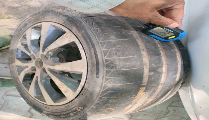 2015 Hyundai Verna FLUIDIC 1.6 CRDI SX 4S, Diesel, Manual, 1,35,804 km, tyre