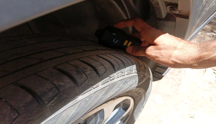 2022 Maruti Grand Vitara ALPHA SMART HYBRID ALLGRIP, Petrol, Manual, 64,335 km, tyre