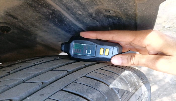 2022 Maruti Grand Vitara ALPHA SMART HYBRID ALLGRIP, Petrol, Manual, 64,335 km, tyre