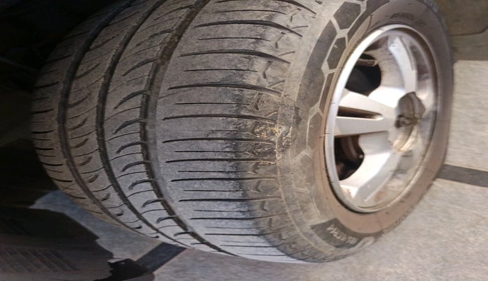 2010 Hyundai i20 ASTA 1.4 CRDI, Diesel, Manual, 1,01,464 km, tyre