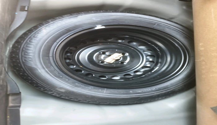 2023 Hyundai NEW I20 ASTA 1.2 MT, Petrol, Manual, 39,611 km, tyre