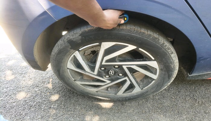 2023 Hyundai NEW I20 ASTA 1.2 MT, Petrol, Manual, 39,611 km, tyre