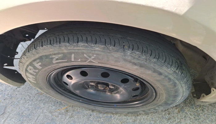 2008 Maruti Swift Dzire VDI, Diesel, Manual, 1,22,780 km, tyre