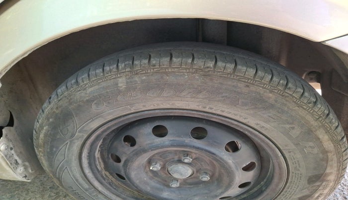 2008 Maruti Swift Dzire VDI, Diesel, Manual, 1,22,780 km, tyre