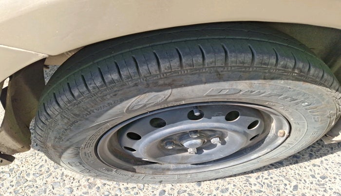 2008 Maruti Swift Dzire VDI, Diesel, Manual, 1,22,780 km, tyre