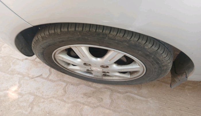 2017 Chevrolet Beat LT PETROL, Petrol, Manual, 65,933 km, tyre