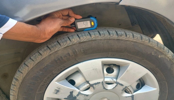 2012 Maruti Wagon R 1.0 LXI CNG, CNG, Manual, 1,12,444 km, tyre