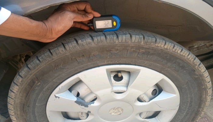 2012 Maruti Wagon R 1.0 LXI CNG, CNG, Manual, 1,12,444 km, tyre