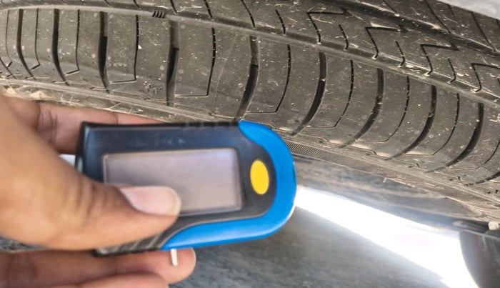 2025 Hyundai ALCAZAR Platinum 7 STR 1.5 Turbo GDi Petrol MT, Petrol, Manual, 5,457 km, tyre