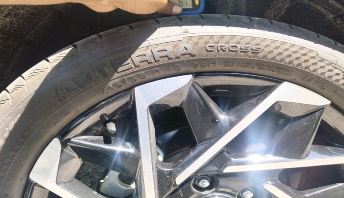 2025 Hyundai ALCAZAR Platinum 7 STR 1.5 Turbo GDi Petrol MT, Petrol, Manual, 5,457 km, tyre