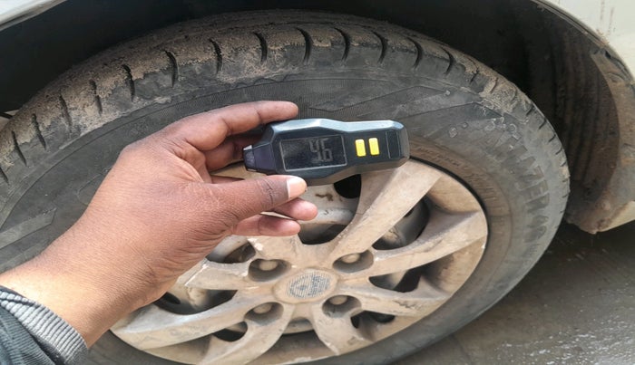 2011 Hyundai Eon ERA, Petrol, Manual, 81,092 km, tyre