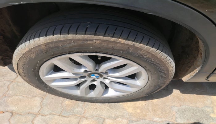 2013 BMW X3 XDRIVE 20D, Diesel, Automatic, 1,33,425 km, tyre