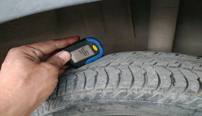 2016 Renault Kwid RXT 0.8, Petrol, Manual, 80,732 km, tyre