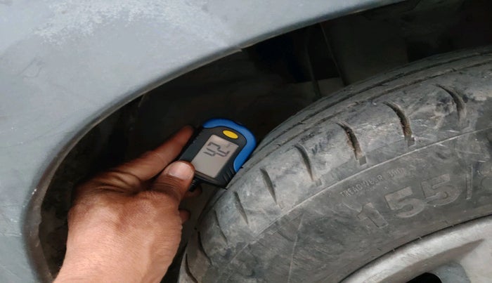 2016 Renault Kwid RXT 0.8, Petrol, Manual, 80,732 km, tyre