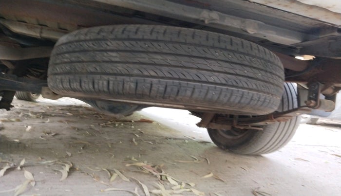 2012 Chevrolet Tavera NEO 3 MAX 10 STR BS III, Diesel, Manual, 1,61,358 km, tyre