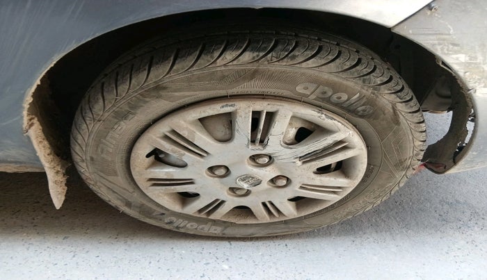 2012 Hyundai Santro Xing GL, Petrol, Manual, 50,113 km, tyre