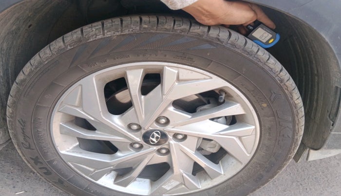 2022 Hyundai Creta SX IVT 1.5 PETROL, Petrol, Automatic, 1,05,448 km, tyre