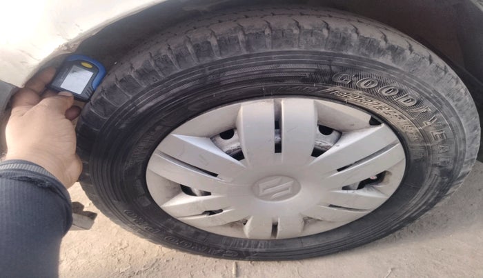 2018 Maruti Alto 800 LXI CNG, CNG, Manual, 2,61,032 km, tyre