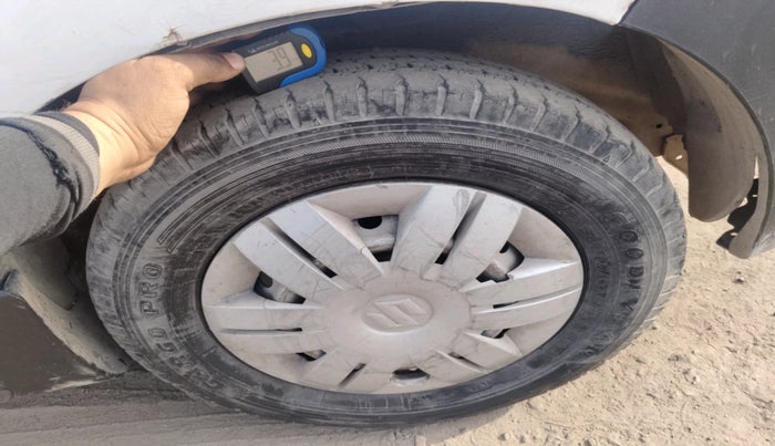 2018 Maruti Alto 800 LXI CNG, CNG, Manual, 2,61,032 km, tyre