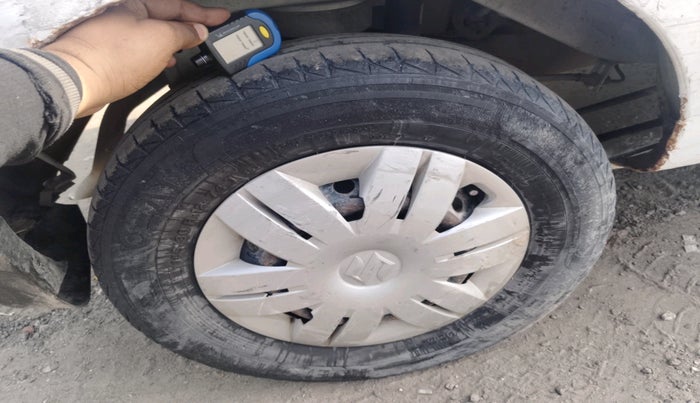 2018 Maruti Alto 800 LXI CNG, CNG, Manual, 2,61,032 km, tyre