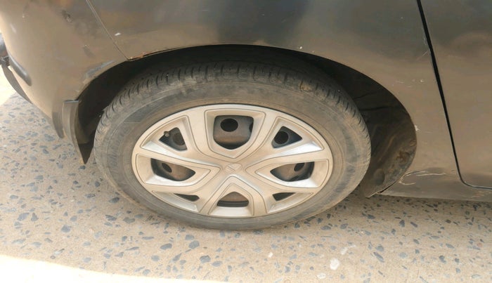 2020 Tata ALTROZ XT PETROL, Petrol, Manual, 69,936 km, tyre