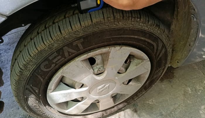 2012 Maruti Wagon R 1.0 LXI CNG, CNG, Manual, 87,441 km, tyre