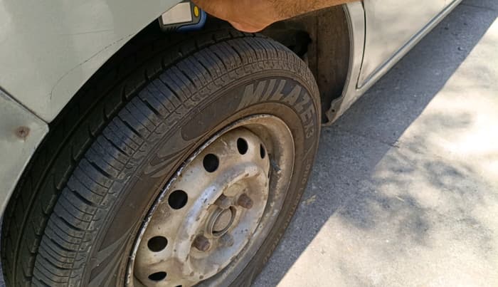 2012 Maruti Wagon R 1.0 LXI CNG, CNG, Manual, 87,441 km, tyre