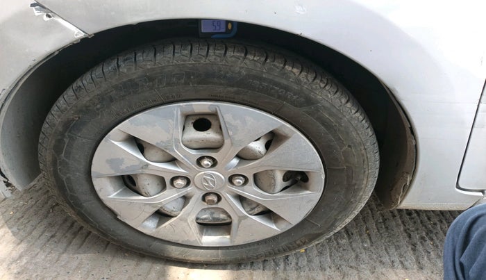 2016 Hyundai Xcent CRDI + ABS, Diesel, Manual, 1,99,291 km, tyre