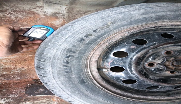 2016 Hyundai Xcent CRDI + ABS, Diesel, Manual, 1,99,291 km, tyre