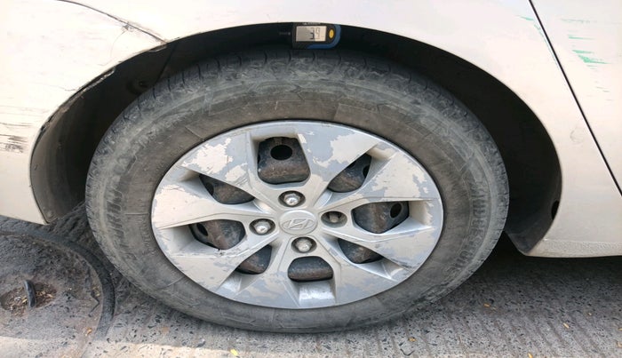 2016 Hyundai Xcent CRDI + ABS, Diesel, Manual, 1,99,291 km, tyre