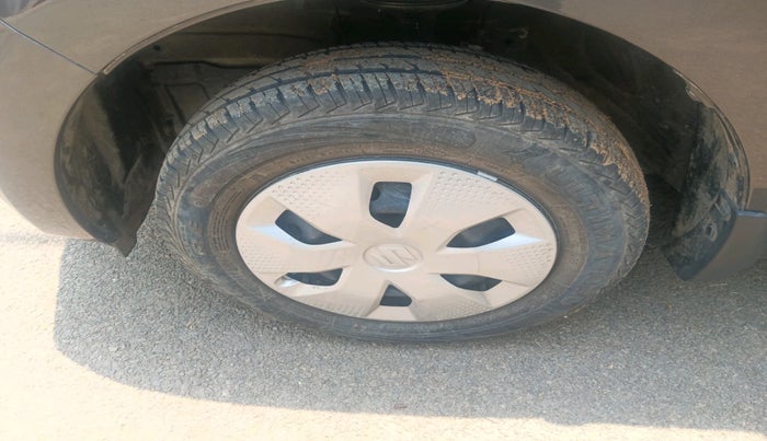 2023 Maruti Alto K10 VXI PLUS, Petrol, Manual, 13,244 km, tyre