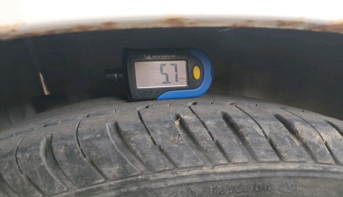 2014 Honda Amaze 1.2L I-VTEC E, Petrol, Manual, 1,44,113 km, tyre