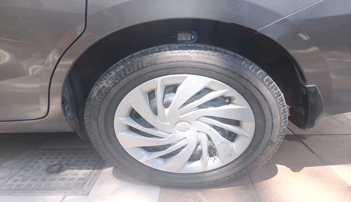 2021 Maruti Ertiga VXI CNG, CNG, Manual, 32,189 km, tyre