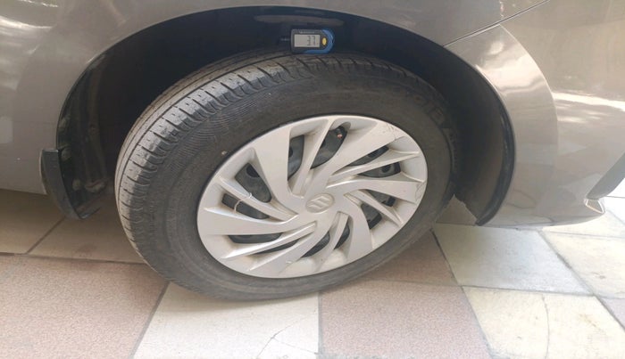 2021 Maruti Ertiga VXI CNG, CNG, Manual, 32,189 km, tyre