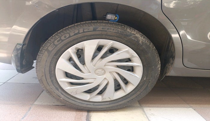 2021 Maruti Ertiga VXI CNG, CNG, Manual, 32,189 km, tyre