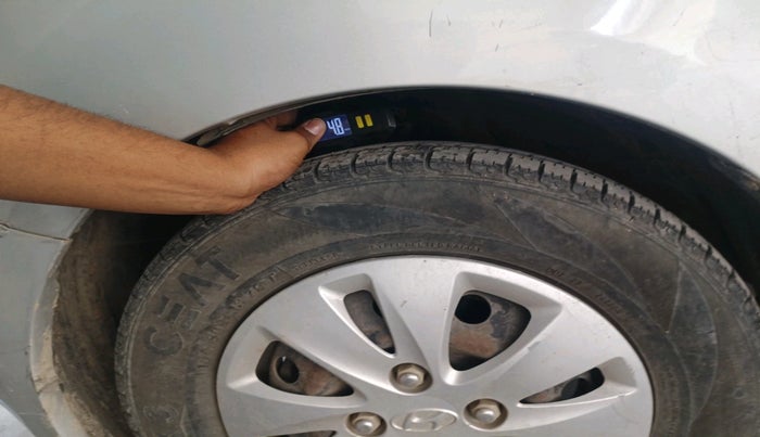 2013 Hyundai i10 MAGNA 1.2, Petrol, Manual, 60,438 km, tyre