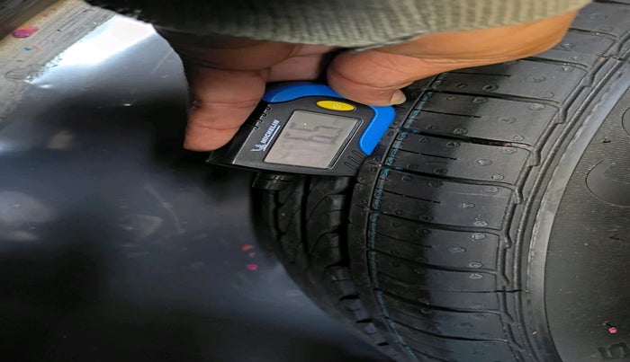 2023 Maruti Ciaz ALPHA  AT 1.5 SHVS PETROL, Petrol, Automatic, 40,526 km, tyre