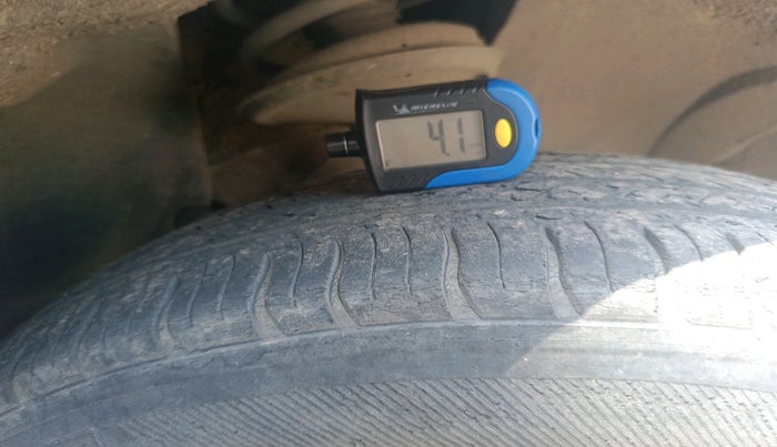 2014 Renault Duster 85 PS RXL DIESEL, Diesel, Manual, 1,01,829 km, tyre