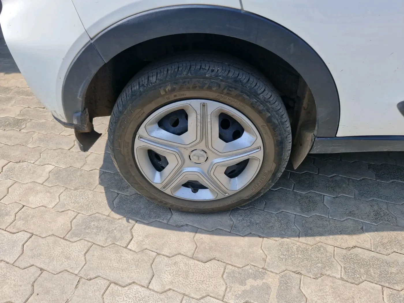 2023 Tata NEXON XM PETROL, Petrol, Manual, 70,238 km, tyre